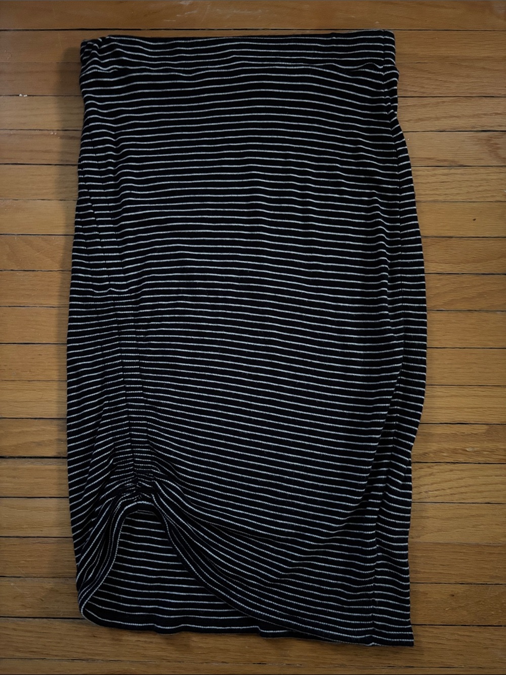 Club Monaco Black & White Striped Women’s Pencil Skirt